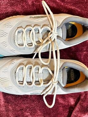 KEEN Athletic Shoes White & Blue